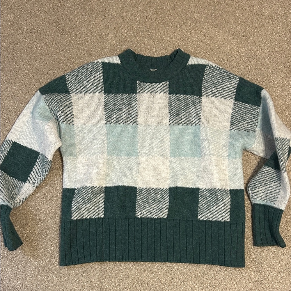 Women’s Green and Gray Checkered Sweater